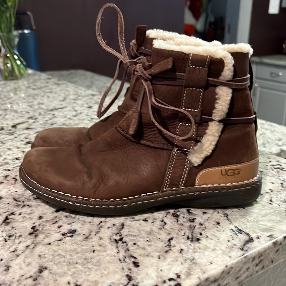 Ugg La Jolla size 9